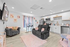 Luxury Pink Suite in Downtown