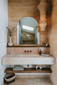 Oak Studio at Kavillo