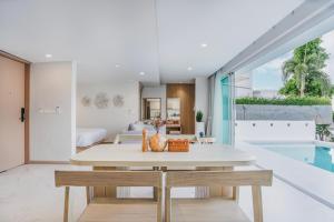 Seaview Beachfront Villa 2