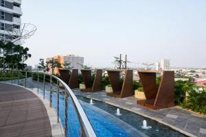 Cozy Living and Warm Studio Apartment at West Vista By Travelio