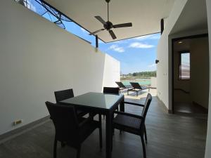 2 bdr Townhouse in Laguna Park by CapitalPro