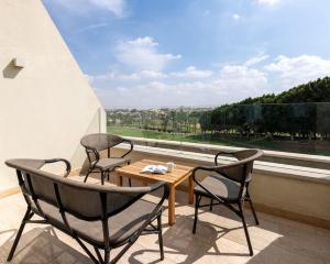 New Cairo Elegant Skyline Studio Overlooking Mirage Golf