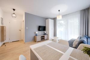 ApartamentyPrzyMorzu 010 z Basenem Tarasem i Ogródkiem