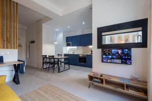 FLORIT FLATS - Stylish Valencia Ceramic Apartments with Free Bicycles by the Joaquin Sorolla Station