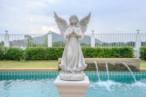 Luxurious 4-Bedroom Pool Villa Best Mountain Views