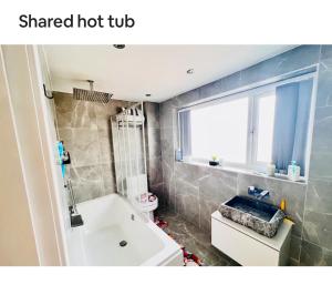 Luxury room near train station and city centre