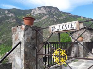 Gite Bellevue de charme avec cheminée et bois à disposition