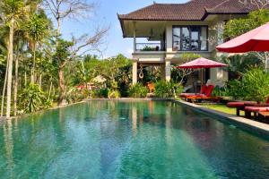 Neena 1 BR Suite ZN245