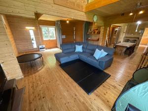 도요우라 large log cabin 桜 3성급 숙소 로비