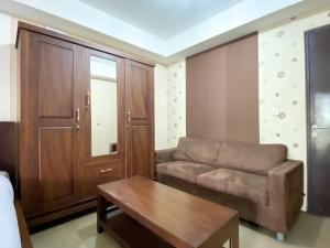 Cozy Studio (No Kitchen) at 1st Floor Metropark Condominium Jabebeka Apartment By Travelio
