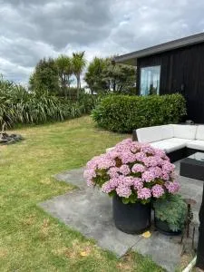 The Coastal Retreat - Waitetuna