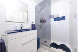 Apartment La Vela Azul - Pool & Tennis - Free AC & Good WIFI - By Lanzarote Vacation Homes