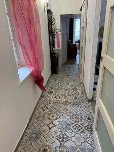 Appartements Le royal, F2 en centre-ville : photos des chambres