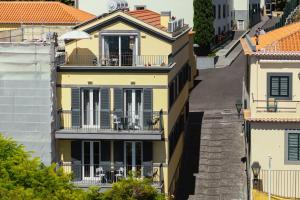 Fort of Old Town Apartments by OurMadeira