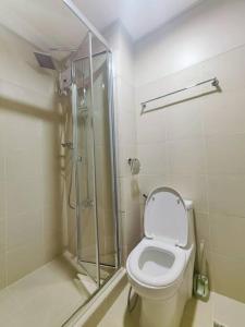 1BR Condotel with Balcony at FAME Residences #FM36