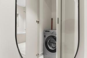 Seaside Lux Retreat 2-BR Private Beach