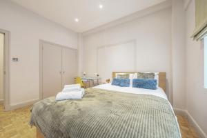 Luxurious Two-Bedroom Haven in Marylebone