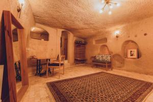 Pinhan Cave Suites