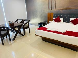 Hotel Saaradhi Grand