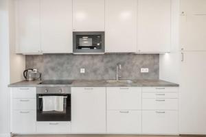 Apartment with balcony and castle view by URBAN RENT