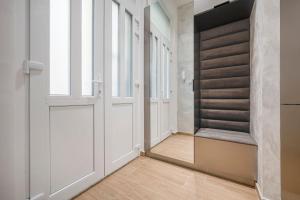 Exclusive Downtown Apartment with AC