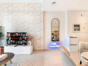 Luxury 1BR, 5 Min walk to Dubai Mall & Burj Khalifa, Can Sleep 1-4