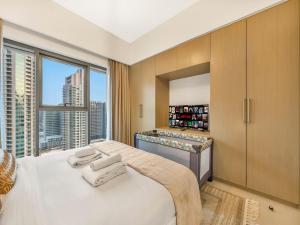 Luxury 1BR, 5 Min walk to Dubai Mall & Burj Khalifa, Can Sleep 1-4