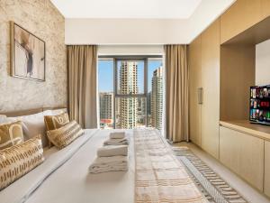 Luxury 1BR, 5 Min walk to Dubai Mall & Burj Khalifa, Can Sleep 1-4