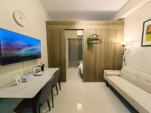 1BR Condotel with Balcony at FAME Residences #FM51