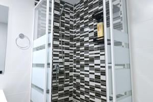 For You Rentals Acogedor apartamento TEMPORAL de un dormitorio en Chamartin MMA322A