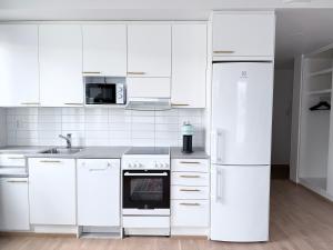 Spacious Railway Station Apartment