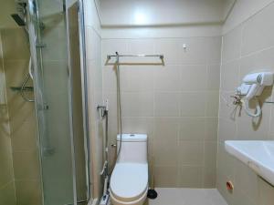 1BR Condotel with Balcony at FAME Residences #FM53