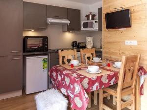 Appartement cosy avec terrasse - Départ ski aux pieds - FR-1-344-830
