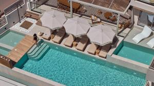 Ficus Seafront Villa, Eco Pool & Close to Beach, By ThinkVilla