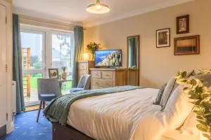 Chevrons Living - Alderholt