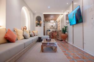 Pillow BKK Bliss townhome 5BR,7TL near BTS&MRT QSCC