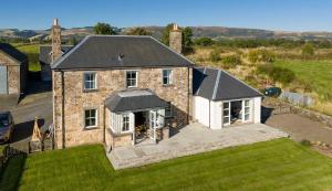 Stunning 4 Bedroom Farmhouse