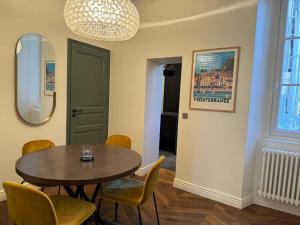 Appartements Hyper centre st Germain en laye appt de standing : photos des chambres