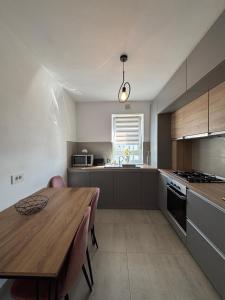 4FriendsCoresiBrasov H