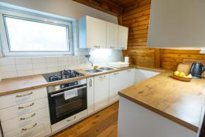 Cosy countryside cottage with indoor fireplace