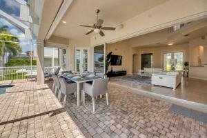 Villa Plantation by CoralVilla - spacious, on water