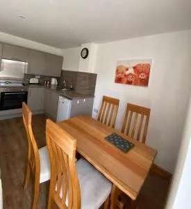 Flat 1, Coneygre Farm - Elston