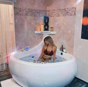 B&B / Chambres d'hotes Plgfe - Maison d'hotes EPICUROOMS - Suites romantiques 5 etoiles : photos des chambres