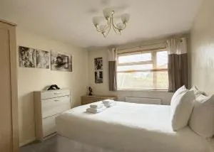 Spacious House Near Cambridge - Parking & Garden - Cambridge Homehost - Bar Hill 