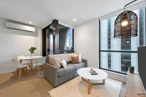 Simply Melbourne by ReadyStay