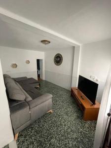 Casa dos pisos con terraza