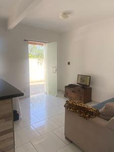 Kitnet simples no Colinas do Peró