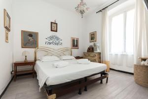 Apartment Steps from the Galliera Hospital and the Historic Center