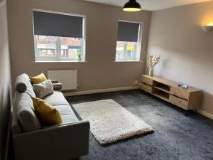Modern flat in the heart of Bedworth - 纽尼顿