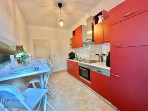 Appartement "STADTGEFLÜSTER" im Zentrum, inkl Stellplatz, 2 Betten, Babybett, Balkon, gratis Kaffee und Tee, WLAN